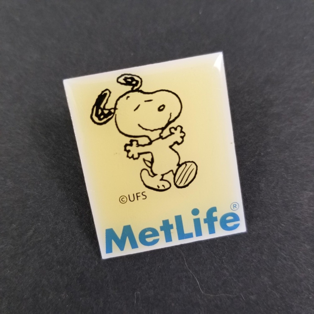 Vintage Snoopy MetLife Peanuts Promotional Lapel Pin UFS Cream Blue Rectangle